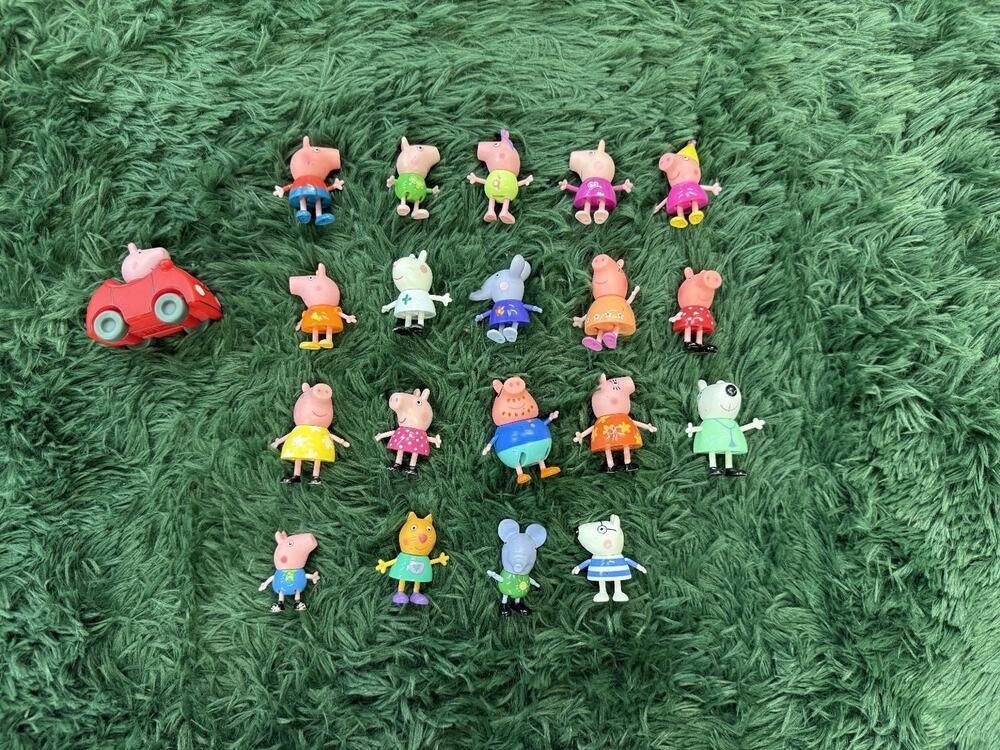 Peppa Pig Flip & Reveal Action Figures Lot of 21 + Car Toy